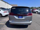 Used 2021 Chrysler Pacifica Touring-L image 6