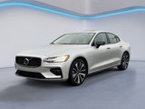 Certified 2022 Volvo S60 B5 Momentum w/ Premium Package image 6