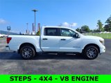 Used 2022 Nissan Titan SV w/ SV Convenience Package image 2