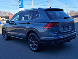 Used 2022 Volkswagen Tiguan SE w/ Panoramic Sunroof Package image 6