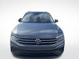 Used 2022 Volkswagen Tiguan SE w/ Panoramic Sunroof Package image 2