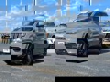 Used 2022 Jeep Grand Cherokee Laredo X image 3