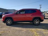 Used 2024 Jeep Compass Latitude image 2