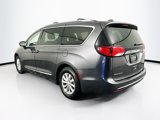 Used 2018 Chrysler Pacifica Touring-L image 5