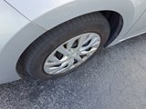 Used 2018 Toyota Corolla LE image 4