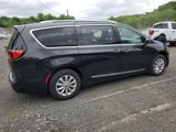 Used 2018 Chrysler Pacifica Touring-L image 4