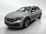 Used 2024 Volkswagen Jetta SE image 2