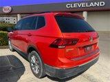 Used 2018 Volkswagen Tiguan SE w/ Front Fog Lights Package image 3