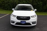 Used 2022 Chrysler Pacifica Touring-L w/ Uconnect Theater Family Group image 2