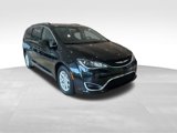 Used 2020 Chrysler Pacifica Touring-L image 5