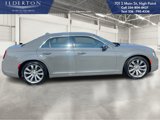 Used 2019 Chrysler 300 Touring w/ Chrome Appearance Package image 4