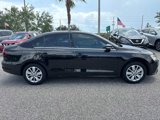 Used 2016 Volkswagen Jetta SE image 2