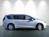 Certified 2022 Chrysler Pacifica Touring-L image 4