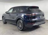 Certified 2022 Porsche Cayenne Platinum Edition image 3