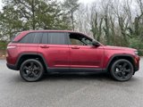 Used 2023 Jeep Grand Cherokee Altitude image 3