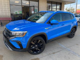 Used 2022 Volkswagen Taos SE w/ Panoramic Sunroof Package image 3