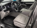 Used 2018 Toyota Highlander XLE image 2