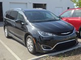 Used 2018 Chrysler Pacifica Touring-L image 2