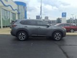 Used 2022 Nissan Rogue SV image 2