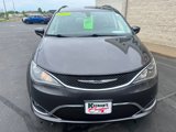 Used 2017 Chrysler Pacifica Touring-L image 2