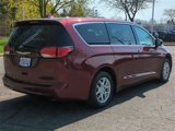 Used 2017 Chrysler Pacifica Touring image 5