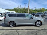 Certified 2023 Chrysler Pacifica Touring-L image 5