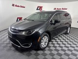 Used 2017 Chrysler Pacifica Touring-L image 2
