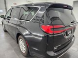 Used 2023 Chrysler Pacifica Touring-L image 5