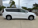 Used 2022 Chrysler Pacifica Touring-L image 3