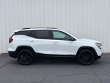 Used 2024 GMC Terrain SLE image 2