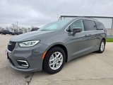 Certified 2022 Chrysler Pacifica Touring-L image 3