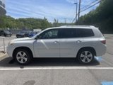 Used 2010 Toyota Highlander Limited image 2