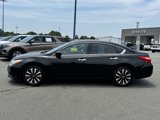Used 2017 Nissan Altima 2.5 SV image 3