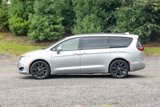 Used 2020 Chrysler Pacifica Touring-L w/ Advanced Safetytec Group image 4