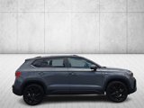 Used 2024 Volkswagen Taos SE w/ Panoramic Sunroof Package image 4