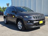 Used 2023 Jeep Compass Latitude image 3