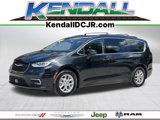 Certified 2022 Chrysler Pacifica Touring-L image 1