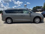Used 2022 Chrysler Pacifica Touring-L image 5