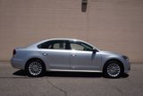 Used 2017 Volkswagen Passat 1.8T SE image 3
