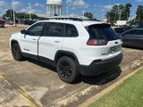 Used 2023 Jeep Cherokee Altitude Lux image 2