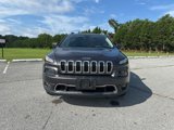 Used 2017 Jeep Cherokee Limited image 2