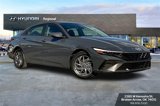 Used 2024 Hyundai Elantra SEL image 2