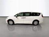 Used 2020 Chrysler Voyager L image 4