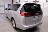 Used 2023 Chrysler Pacifica Touring-L image 4