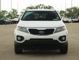 Used 2013 Kia Sorento LX w/ Convenience Pkg image 2
