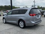 Used 2020 Chrysler Pacifica Limited image 4