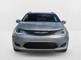 Used 2018 Chrysler Pacifica Limited w/ Tire & Wheel Group image 2