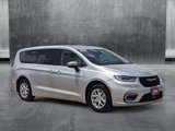 Used 2023 Chrysler Pacifica Touring-L image 3