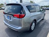 Used 2020 Chrysler Pacifica Touring-L image 3
