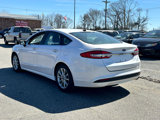 Used 2017 Ford Fusion SE w/ Fusion SE Technology Package image 5